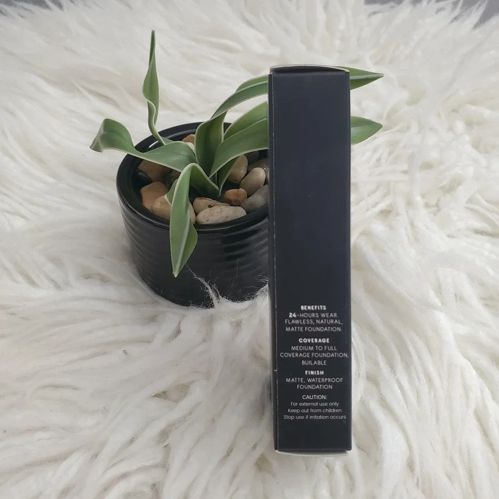 TASH Cosmetics Foundation LX110
